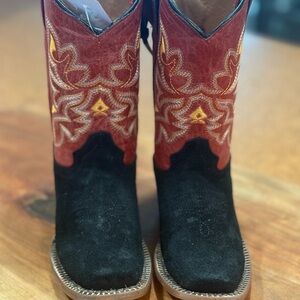 Elegant Black and Red Heeled Boots